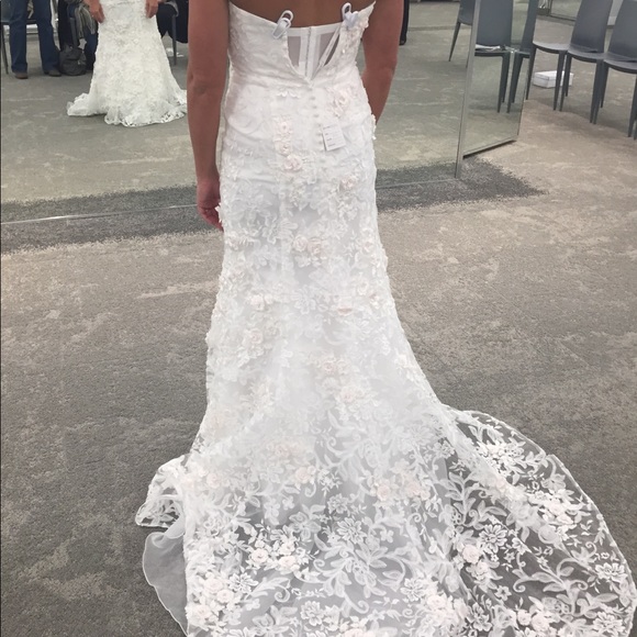 Wedding Dress - Picture 8 of 8